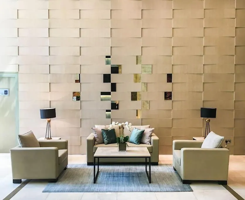 Frank Porter - The Lofts Apartment Dubai