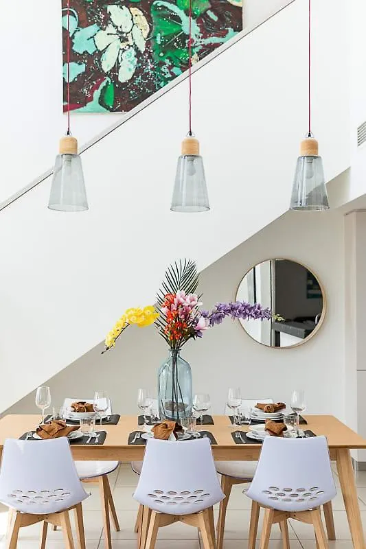 Frank Porter - The Lofts Apartment Dubai