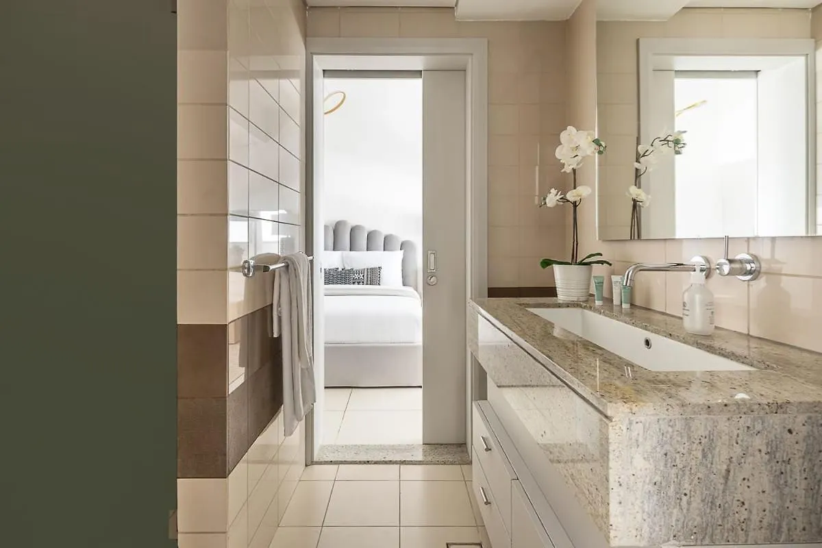 Frank Porter - The Lofts Apartment Dubai United Arab Emirates